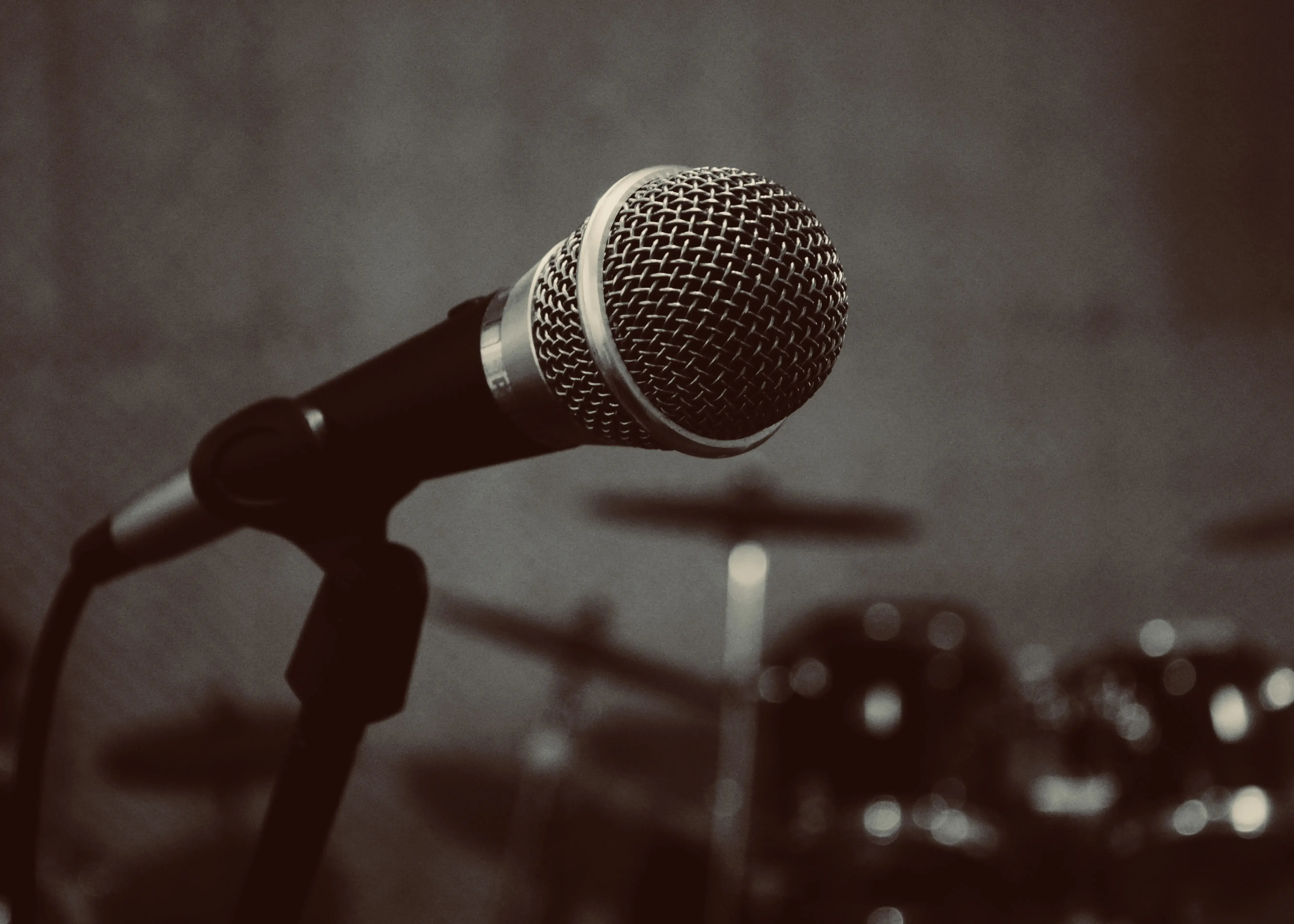 MC 语音风格训练 - 音色、节奏与情感表达技巧